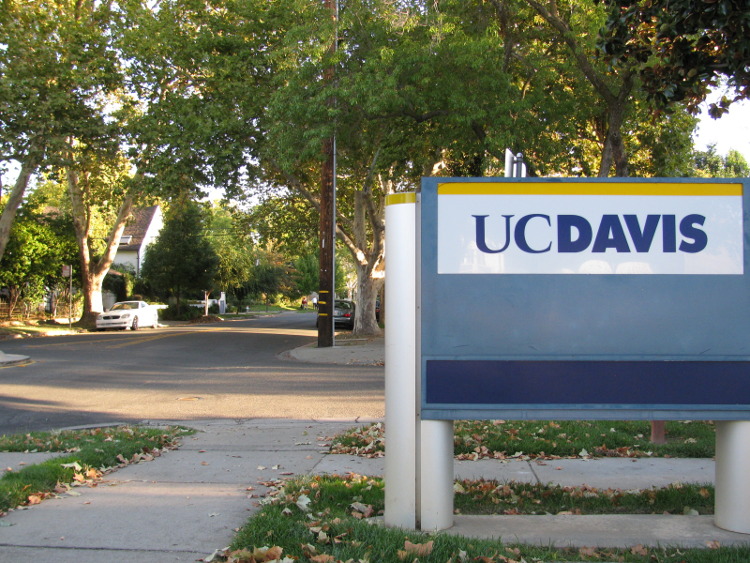 The UC Davis sign at the UCD Med Center in Sacramento